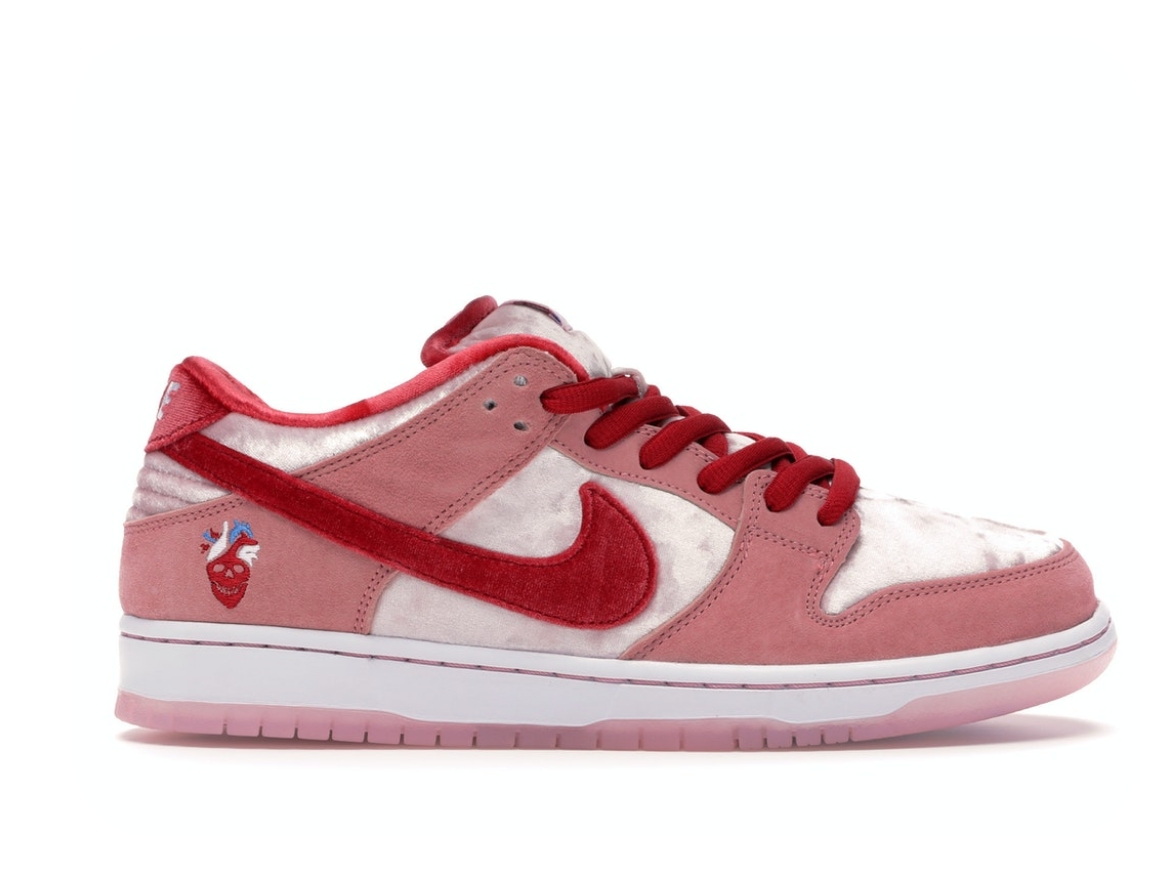 Nike SB Dunk Low StrangeLove Skateboards (Regular Box)